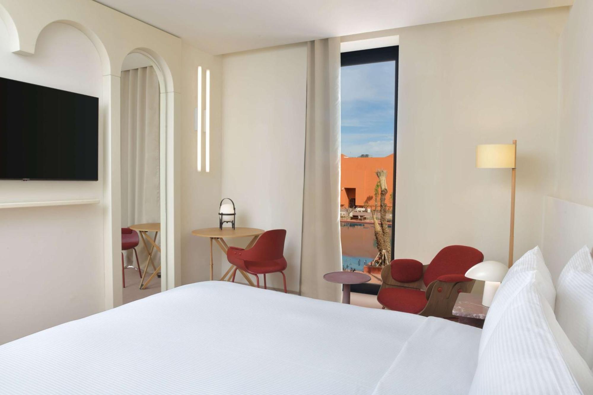 Doubletree By Hilton Ben Guerir Hotel & Residences Benguerir Esterno foto