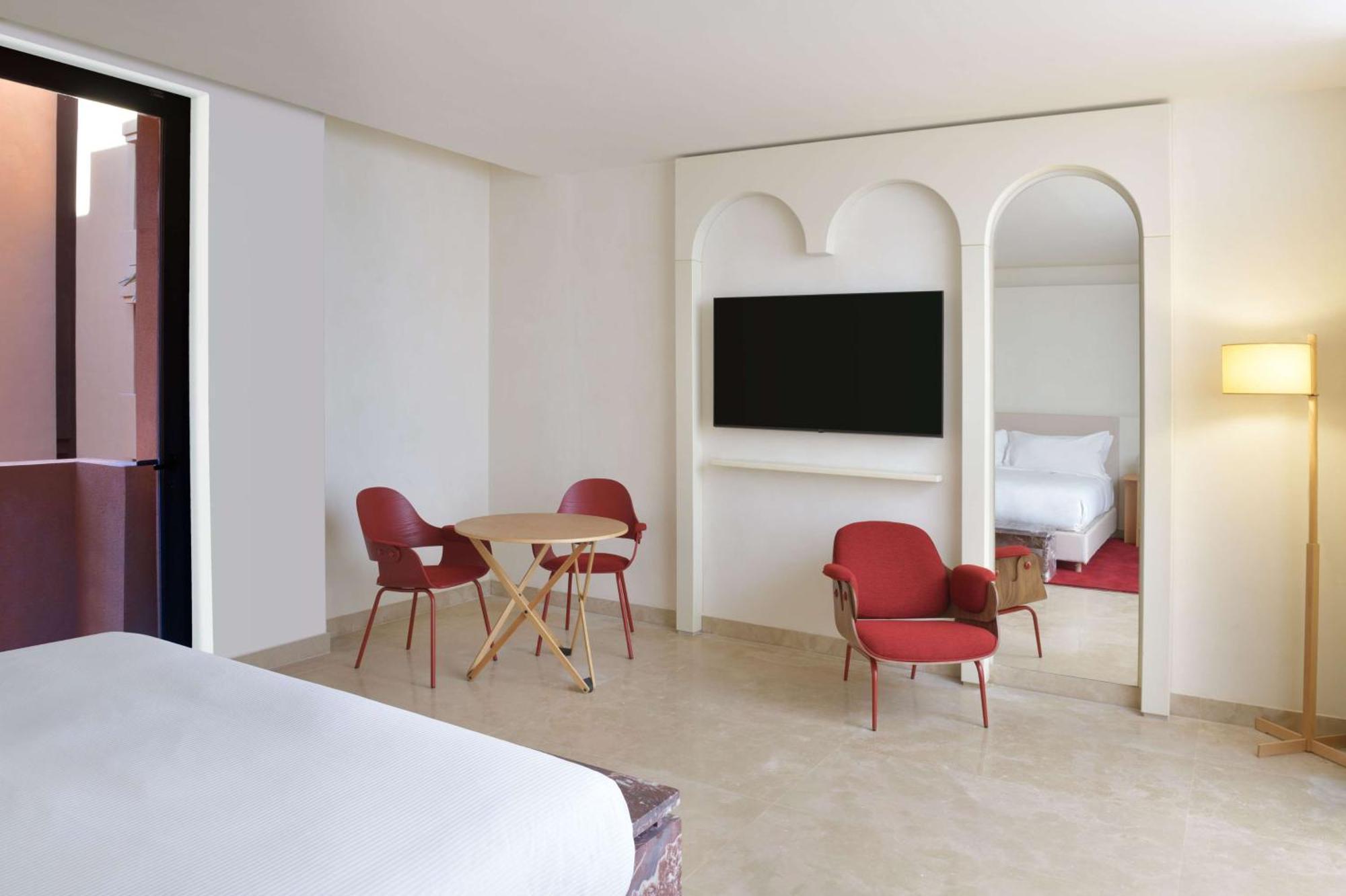 Doubletree By Hilton Ben Guerir Hotel & Residences Benguerir Esterno foto