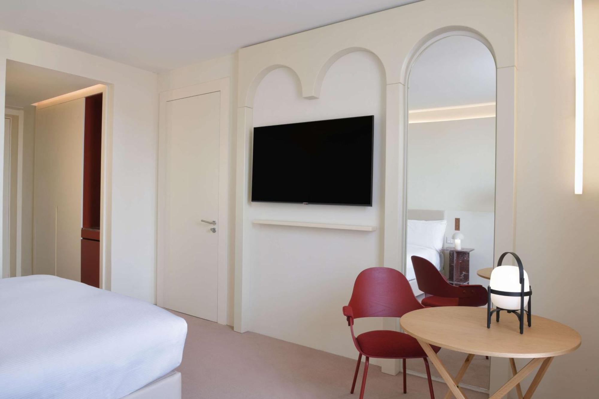 Doubletree By Hilton Ben Guerir Hotel & Residences Benguerir Esterno foto