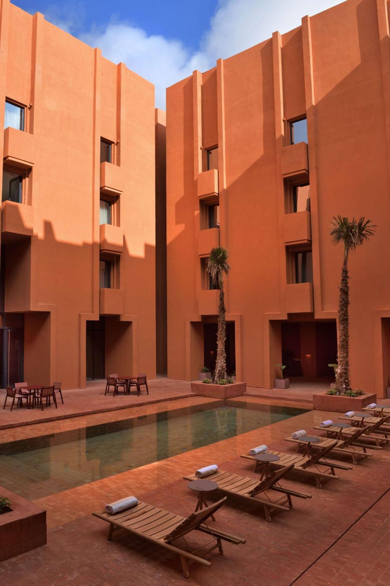 Doubletree By Hilton Ben Guerir Hotel & Residences Benguerir Esterno foto