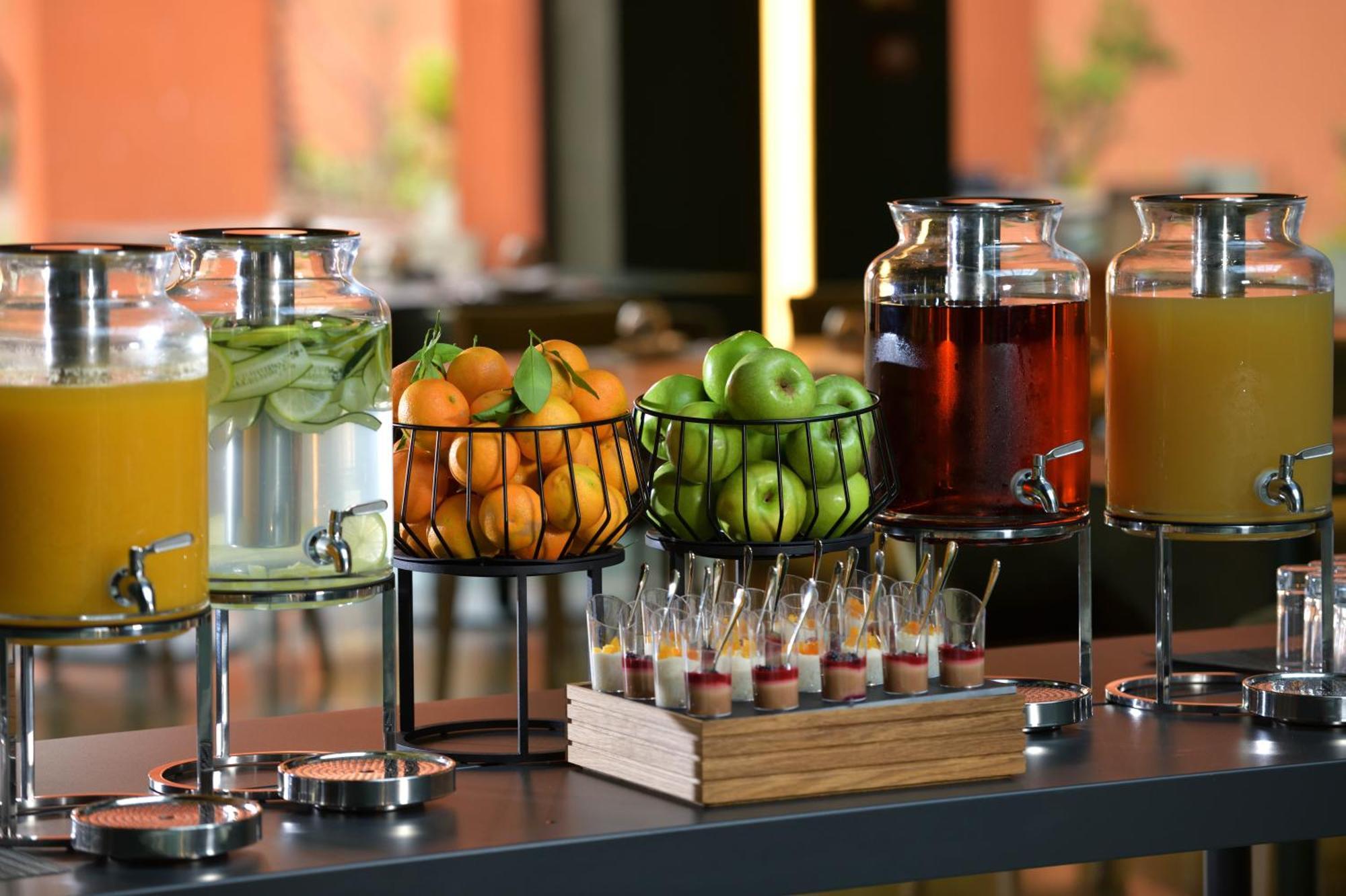 Doubletree By Hilton Ben Guerir Hotel & Residences Benguerir Esterno foto